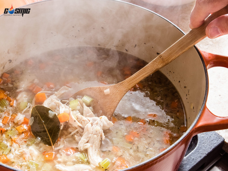 Các món súp, canh được chế biến nhanh chóng nhờ thiết kế quạt thổi dưới nồi nấu