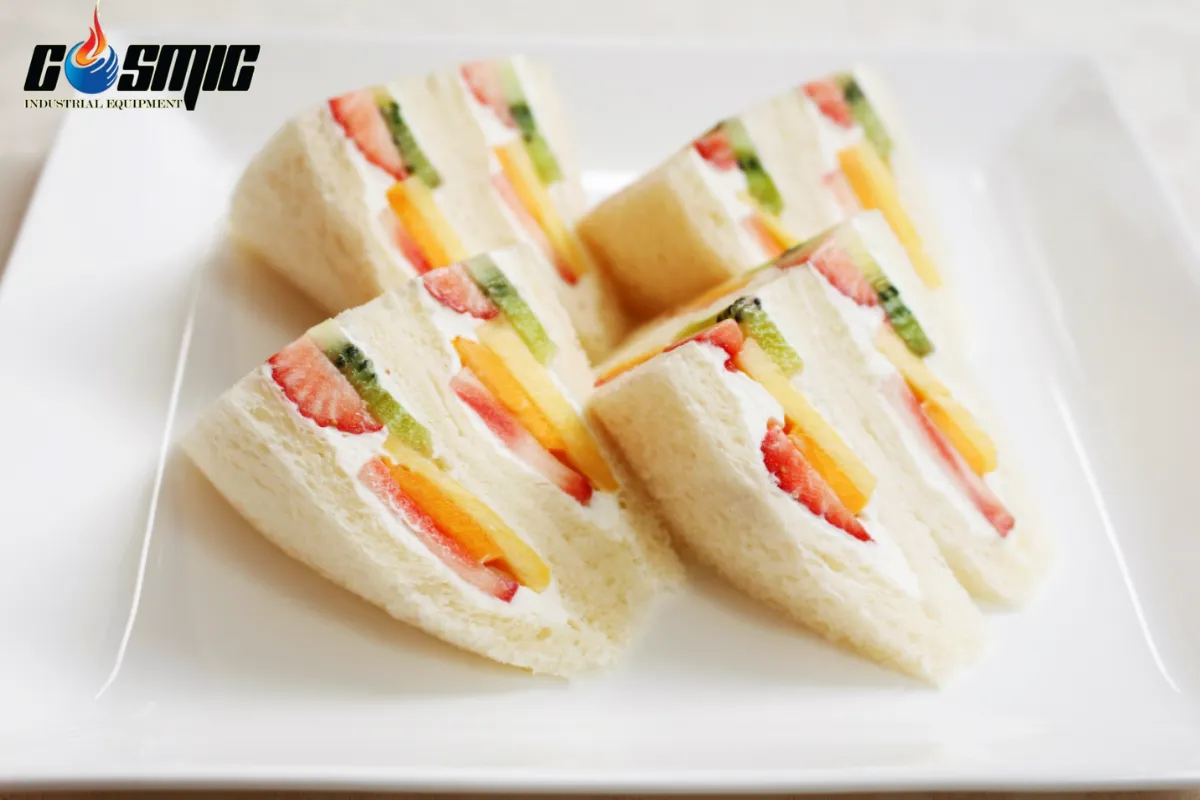 Bánh mì Sandwich kẹp kem tươi trái cây