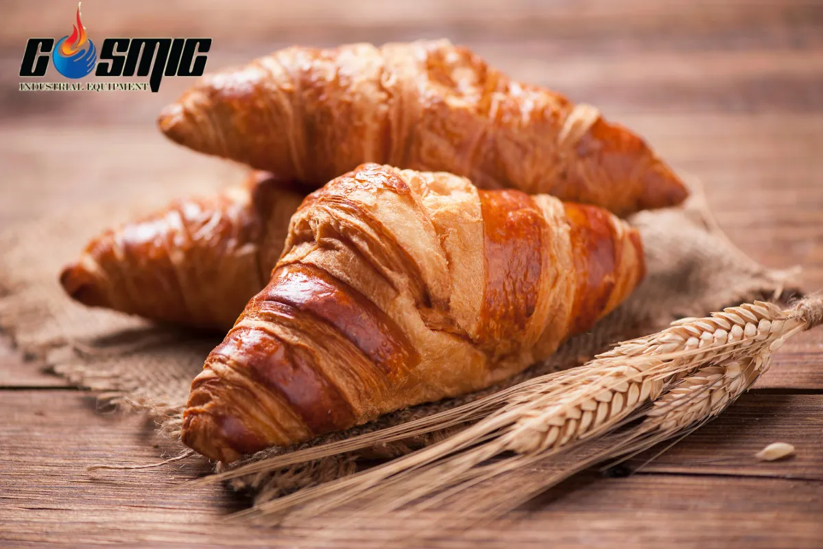 Bánh sừng bò hay còn gọi là bánh croa-xăng (croissant)