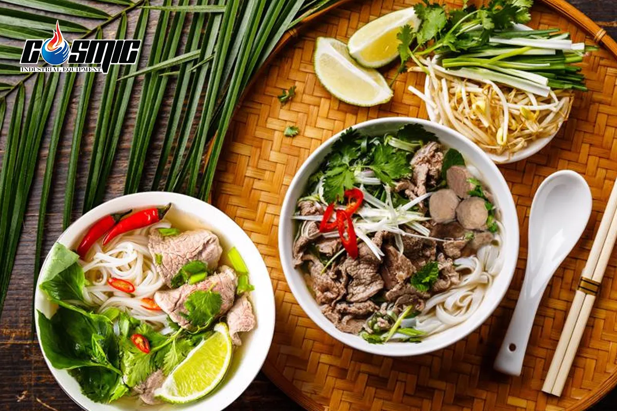 phở là một món ăn nổi tiếng đền từ việt nam