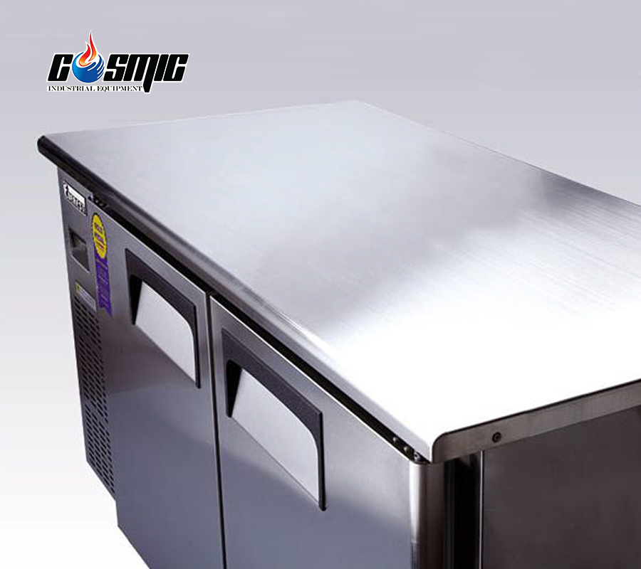 mặt bàn rộng rãi dễ thao tác
