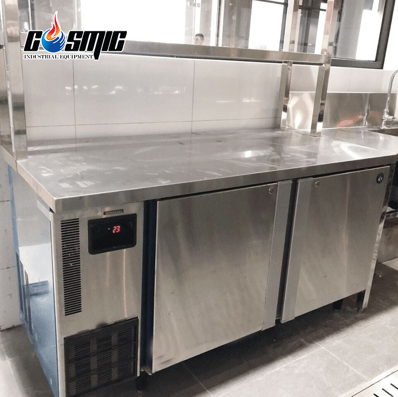 Bàn mát công nghiệp là thiết bị làm lạnh kết hợp bảo quản và sơ chế thực phẩm