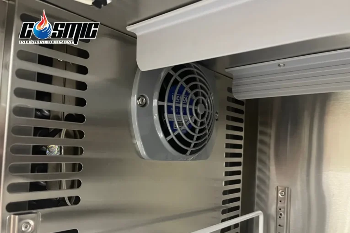 Bàn mát Hoshizaki duy trì nhiệt độ ổn định khi mở cửa thường xuyên
