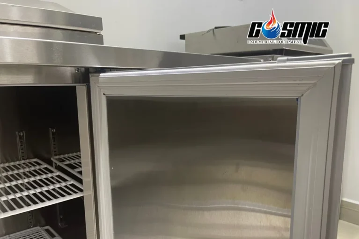 bàn mát Hoshizaki có chất liệu thép không gỉ, bền bỉ