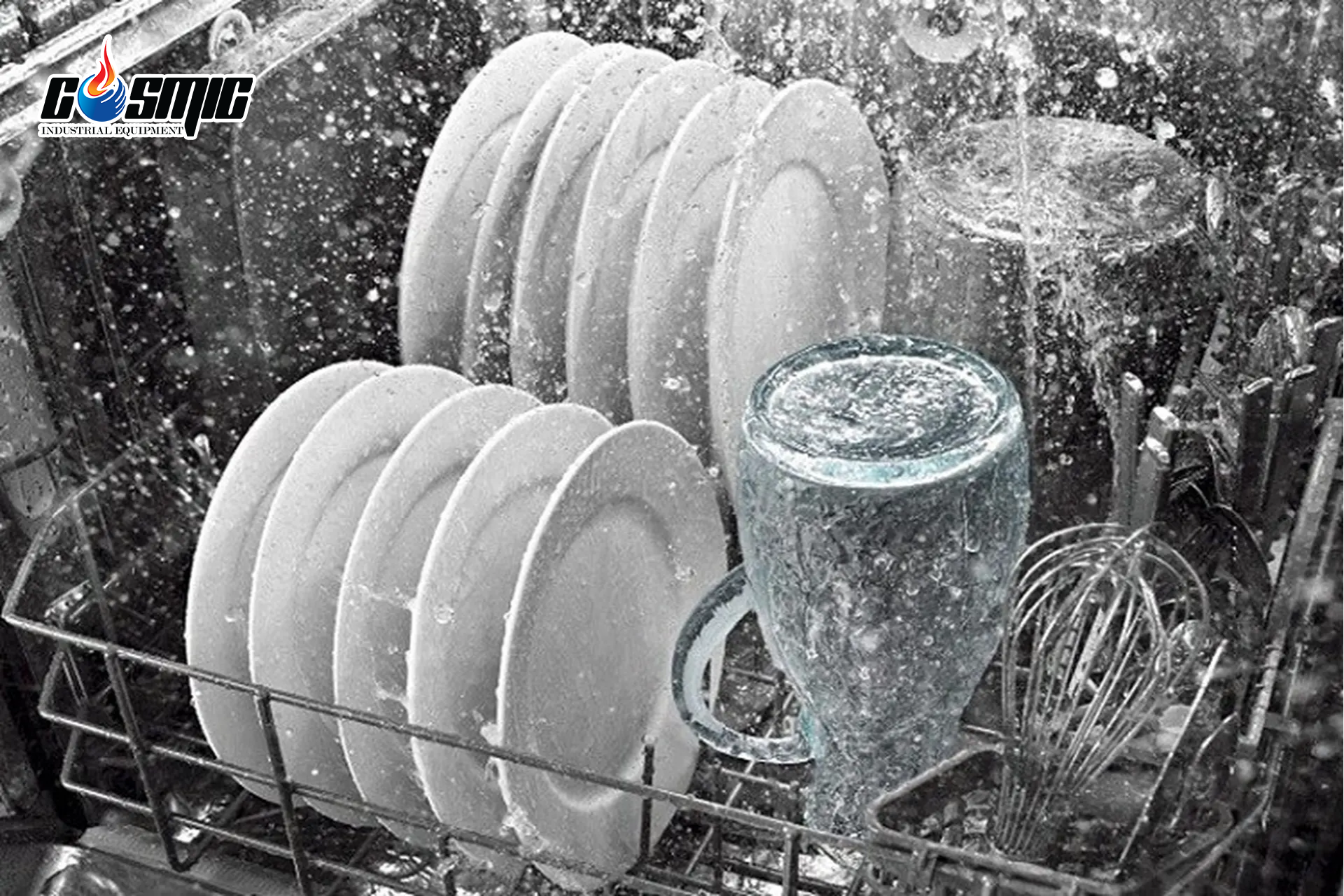 Máy rửa chén kết hợp nước, nhiệt độ, áp lực phun và hóa chất để làm sạch 