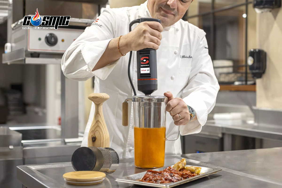 Máy trộn cầm tay Sammic XM-12 kết hợp với đầu nhũ hóa Emulsionizer PRO 1.0