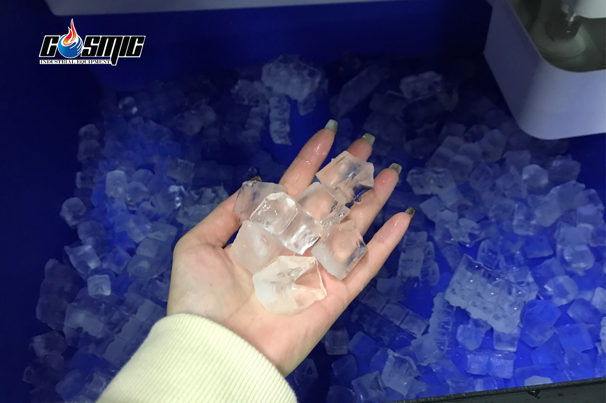 Tản nhiệt kém khiến máy làm đá cho ra sản lượng đá thấp hơn bình thường.
