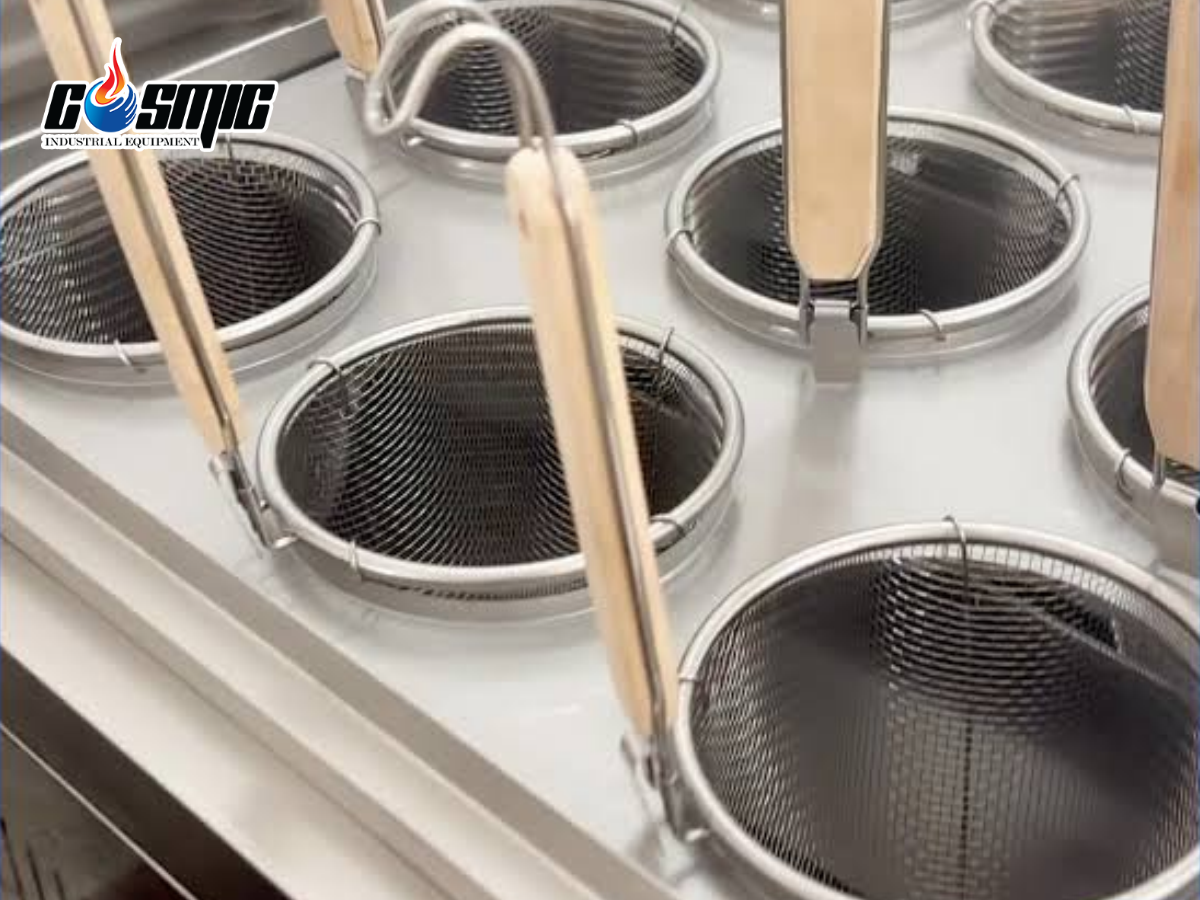 Vụn mì và cặn tinh bột có thể mắc lại trong giỏ trụng